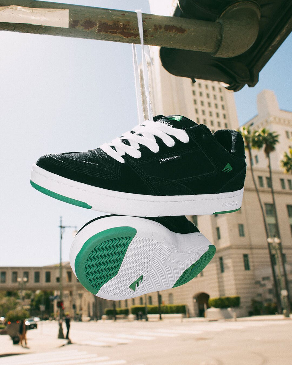 mute - skate shoess - black - emerica