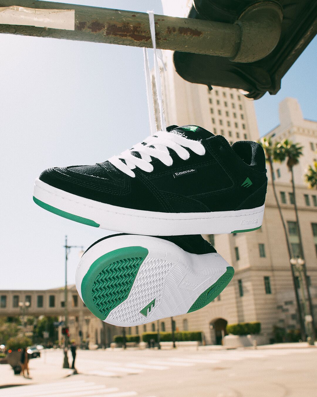 mute - skate shoess - black - emerica